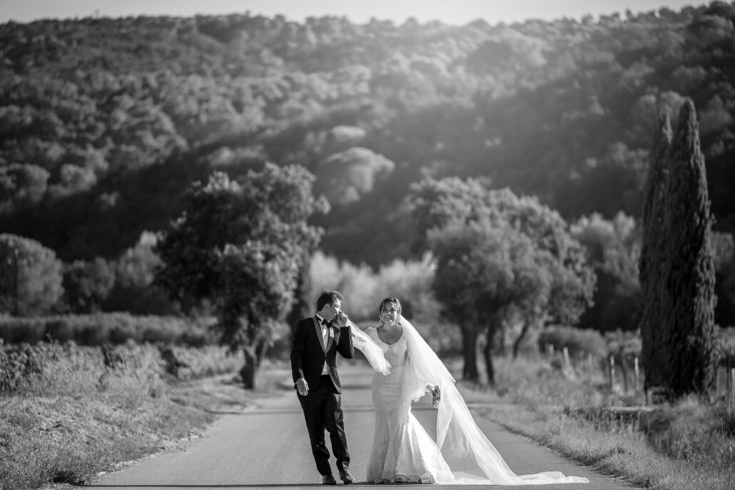 creator vs wedding photographer